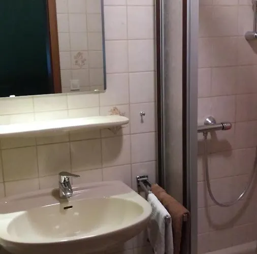 Gaestehaus Schneider 브라운버그